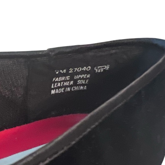 Vintage Carriage Court Holiday Flats Black Velvet Gold Jingle Bell Bow 9 - Picture 6 of 6